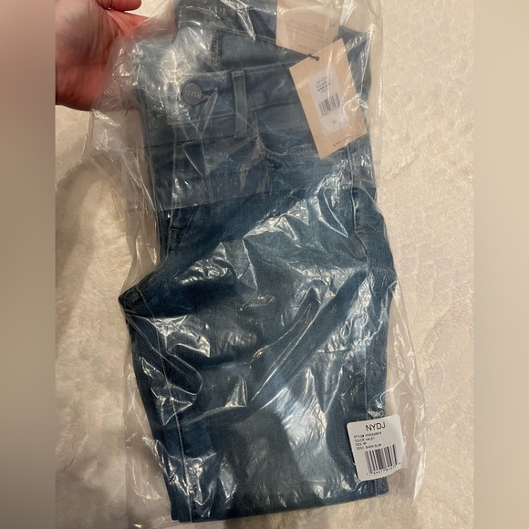 NYDJ Sheri slim jeans. Color Haley. Size 6P - Picture 4 of 4